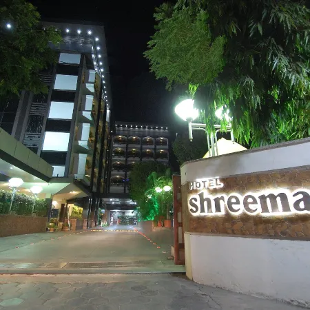 Hotel Shreemaya Отели в г. Индор
