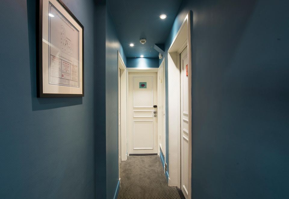 프랑스 루브르 객실 내부