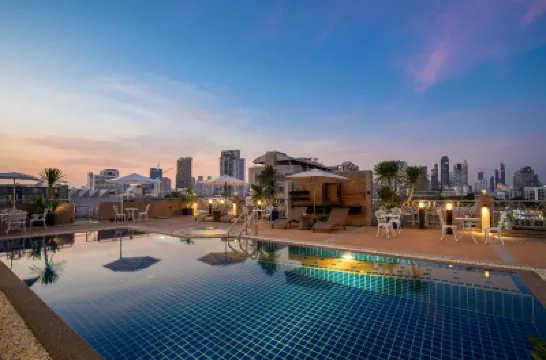 Capitel Rama 4 Các khách sạn gần Noble Remix