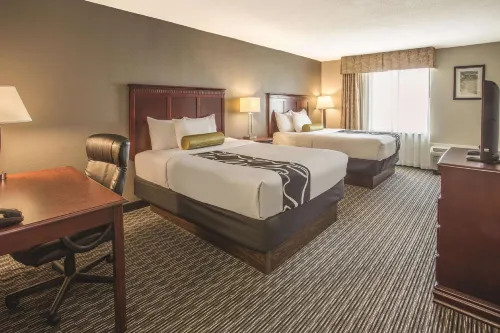 La Quinta Inn & Suites by Wyndham Indianapolis South Hotels in Beech Grove