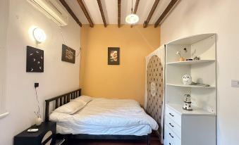 Houyi Homestay (Shaoxing Road)