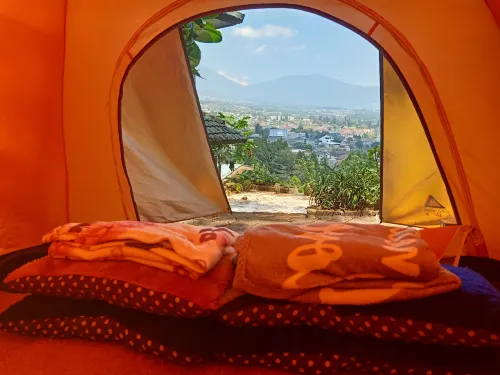 Rumah 10 m² dengan 1 kamar tidur dan 1 kamar mandi pribadi di Cipanas