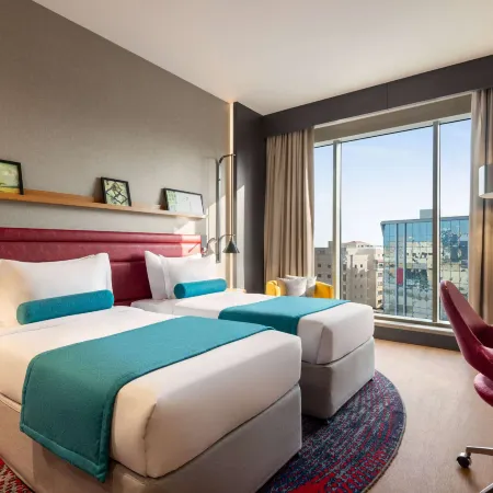 Ramada Encore by Wyndham Al Khobar Corniche Отели рядом с достопримечательностью «Набережная Эль-Хубара»