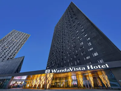 Wanda Vista Residence Hotel berhampiran Necdet Semker Ilkogretim Okulu