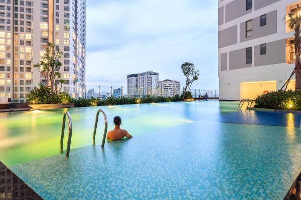 Central Aparts-Free Pool,Gym&FewMins to EveryWhere_1