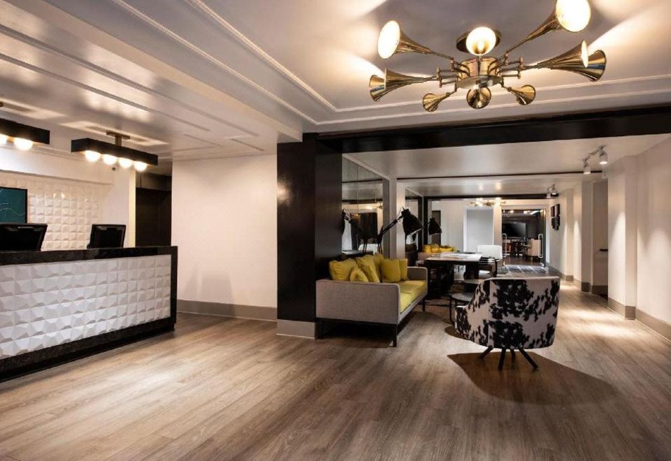 5. 몬트로즈 앳 비..