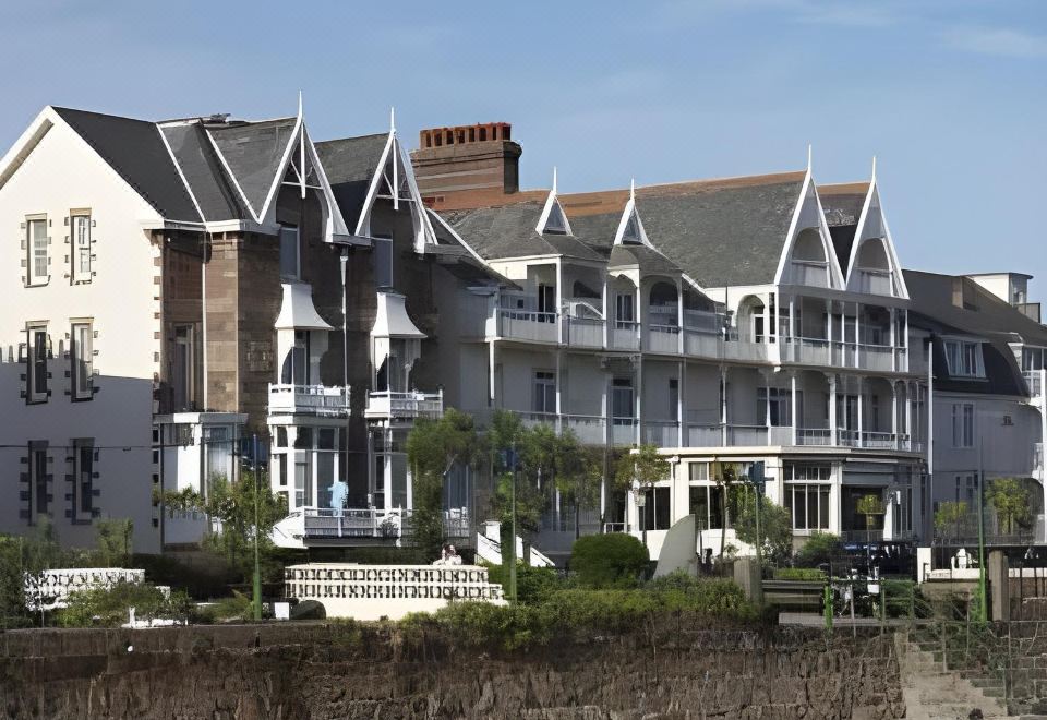 hotel overview picture