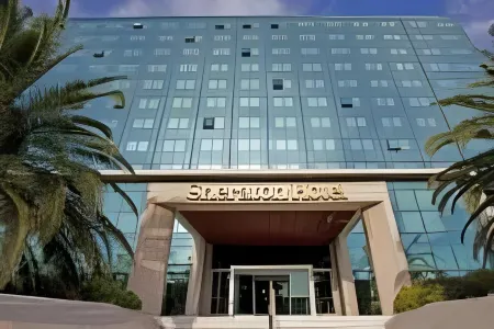 Tower Genova Airport - Hotel & Conference Center Отели в г. Pegli