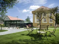 Tauroa Hofwirt Hotels in Seckau