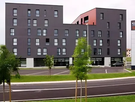 Schio Hotel Отели рядом с достопримечательностью «Dinamico 2005»