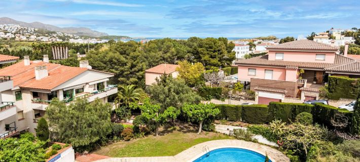 Mediterrani Hotels in Llanca