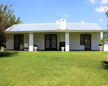 Beacon Vlei Guest Farm โรงแรมในHowick