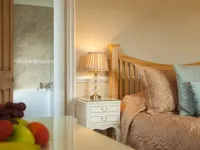 Poole Farm Hotels in Lifton