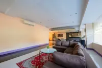 Cote d' Azure Hotels in Las Pinas City