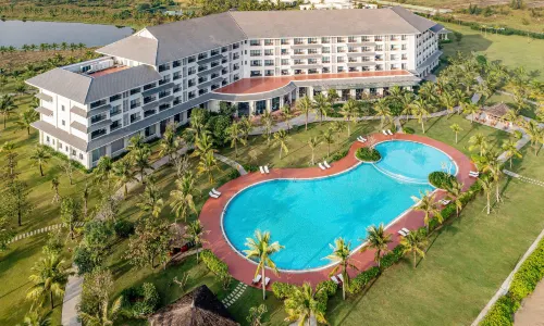 Melia Vinpearl Cua Hoi Beach Resort