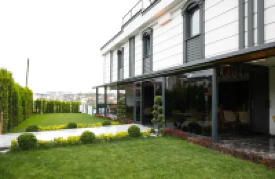 Gardenmode Airport Hotel