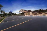 Best Western Riverside Inn - Pysäköinti