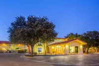 Super 8 by Wyndham Eagle Pass Hotels in Eagle Pass