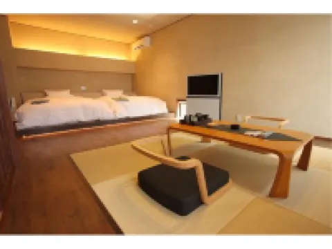 Yufunoi Yuhri Hotels near Owl's Forest Zoo