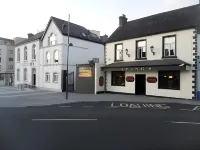Ewings Bar & Self-Catering Accommodation - 3 stelle