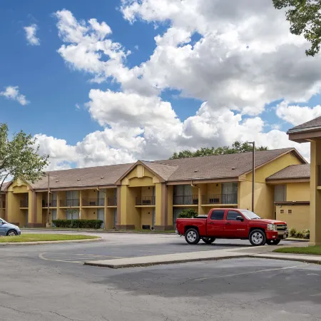 Quality Inn & Suites NRG Park - Medical Center Отели рядом с достопримечательностью «Стадион «NRG Астродом»»