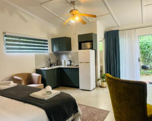 Busa House Self-Catering Guest House Hotels in White River
