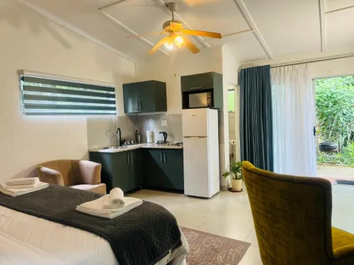 Busa House Self-Catering Guest House Hotels in White River