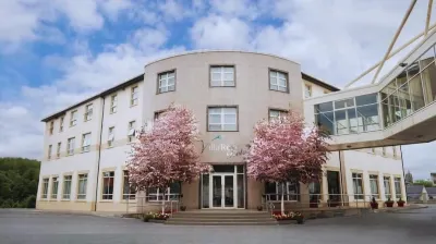 The Villa Rose Hotel & V-Spa Отели рядом с достопримечательностью «Парк Леттеркенни Таун»