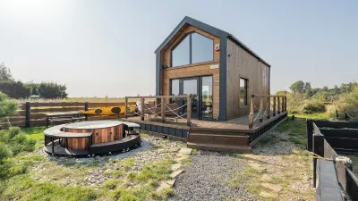Domek Freedom Sun & Snow with Sauna and Jacuzzi Hotels in Gmina Wolin