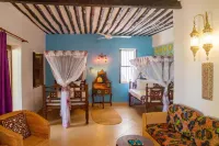 Cardamon Quadruple Family Suite Seaview with fans