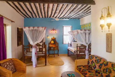 Cardamon Quadruple Family Suite Seaview with fans