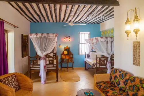 Cardamon Quadruple Family Suite Seaview with fans