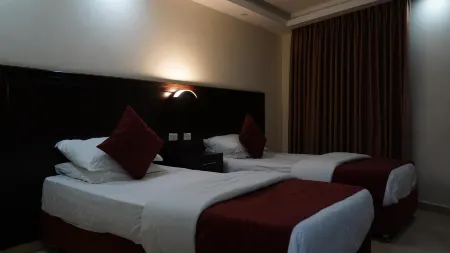 Petra Agora Hotel Отели в г. Вади Муса