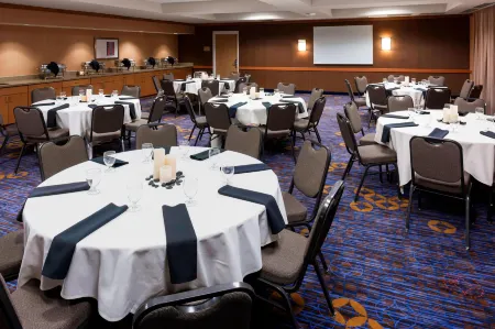 Courtyard Phoenix West/Avondale Отели в г. Толсон