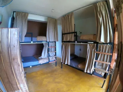 Beyond Nomad Luxury Hostel Отели в г. 