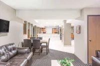 Super 8 by Wyndham Redding Hotels in Redding