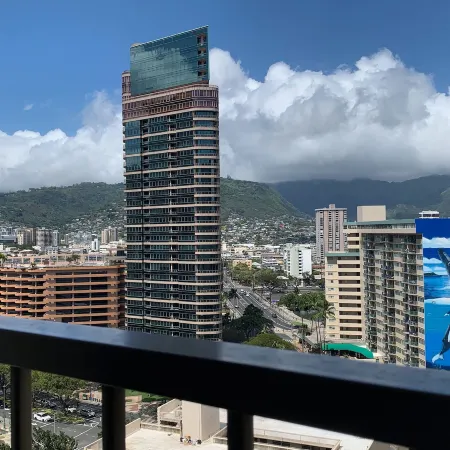 DoubleTree by Hilton Alana - Waikiki Beach