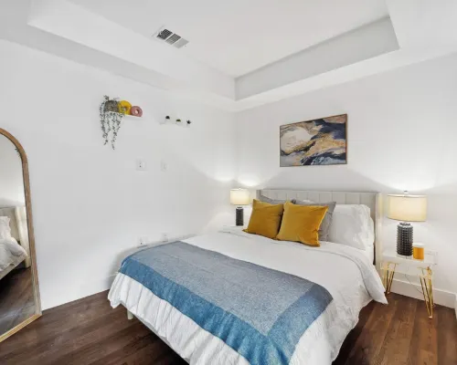 Beautiful 1-bedroom apartment in charming MdR with pool and free parking Hotels in Marina del Rey