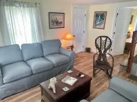Charming Newly-Renovated Waterfront Cottage in Lubec Hotels in Lubec