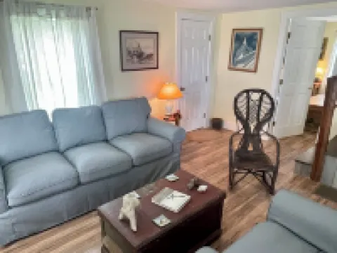 Charming Newly-Renovated Waterfront Cottage in Lubec