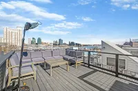 Charming Baltimore Townhome w/ Scenic Views - Holiday bungalows
