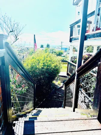 COZY Seaside Studio - just mins from beach - FREE EV Charging.