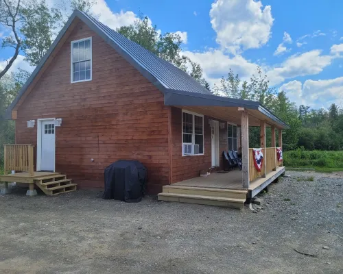 Luxury Custom Built Cabin in Jackman with Direct Trail Access for Powersports Hotels in Jackman