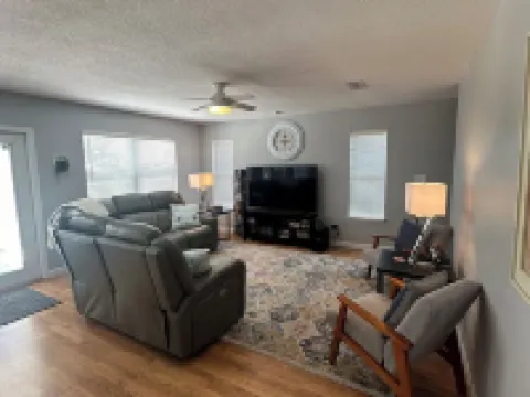 Cozy 3 bedroom 2 bath with views of the River Hotels in Steinhatchee