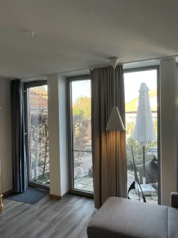 Great one-room apartment right on Greetsiel harbor