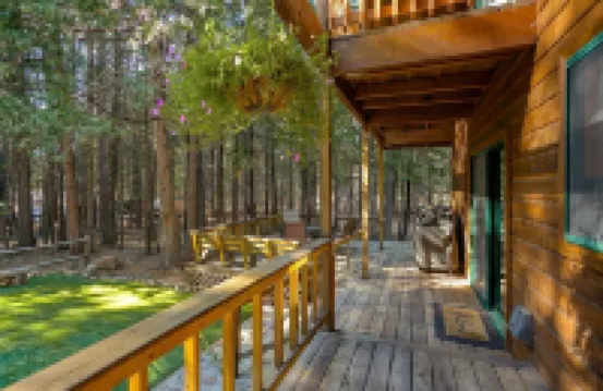 Upscale Mountain Retreat • 9 Miles to Lassen National Park • EV Charging