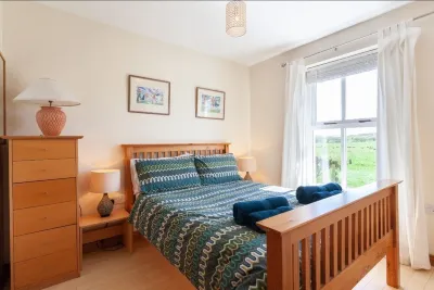 Portballintrae 10 Ballaghmore Cottages Hotels near Giant's Causeway & Bushmills Railway