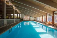 Resort home with Private hot tub , fireplace, pools, pond, WIFI