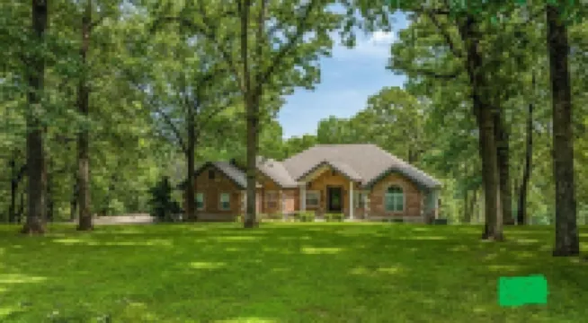 5-Bedrooms on the water! 2 Kitchens, Hot Tub, and Theatre!