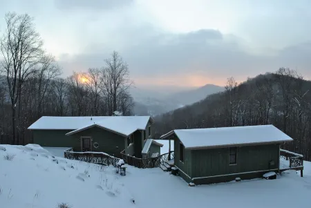 Seclusion on a Horse Farm - Million Dollar View - Ride - Hike - Fish - Sauna